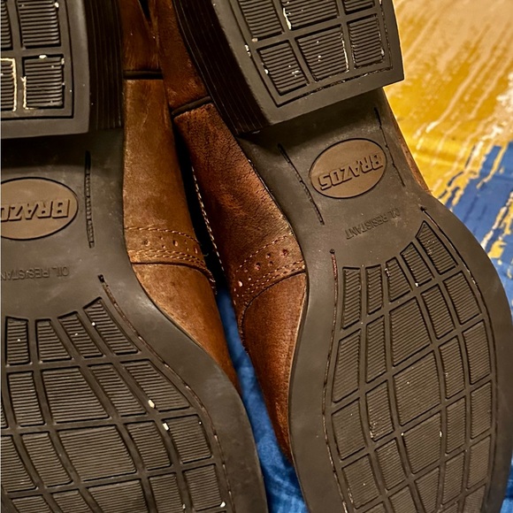 Brown Western Cowboy Boots with Red Accents - Picture 4 of 6